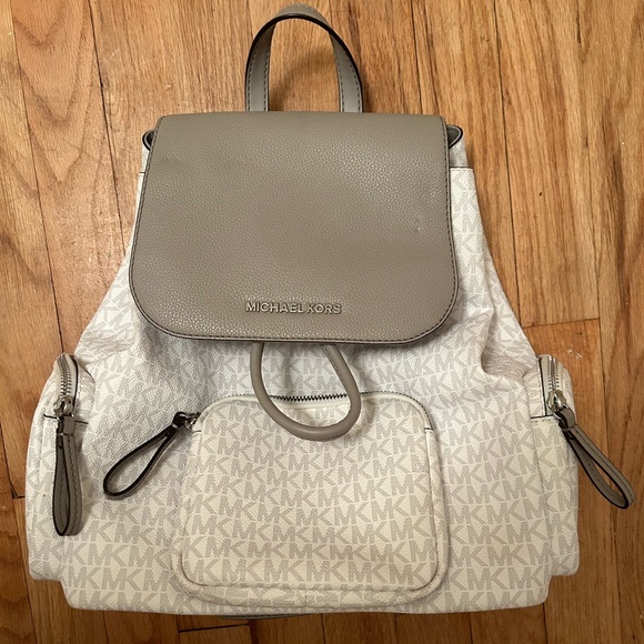 MICHAEL Michael Kors Handbags - Michael Kors Large Abbey Cargo Bag Backpack Classic Print in White and Grey